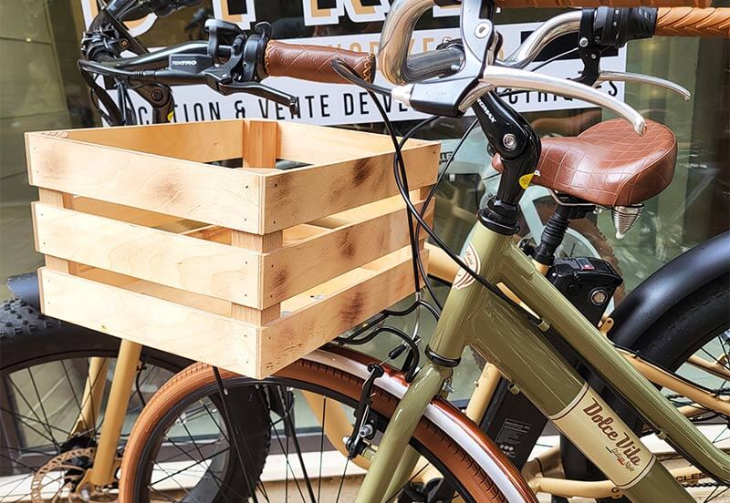 Vélo rétro vert olive